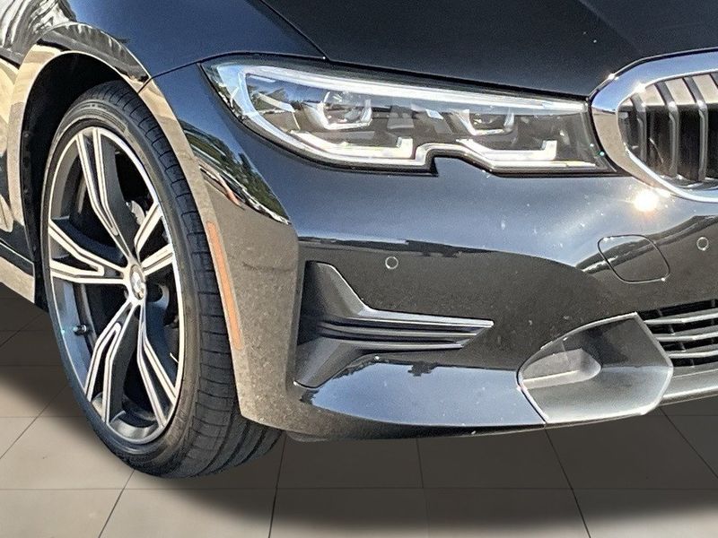 2022 BMW 3 Series 330iImage 9