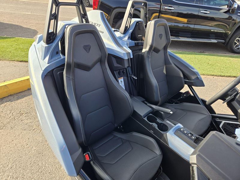 NEW 2026 POLARIS SLINGSHOT SIGNATURE EDITION AUTODRIVE Image 14