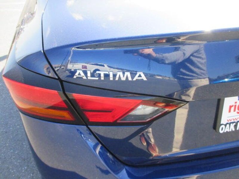 2022 Nissan Altima 2.5 SRImage 10