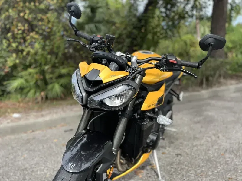 2025 Triumph Street Triple 765 RS