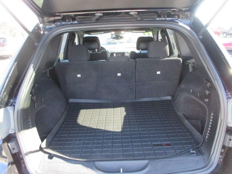 Used 2017 Jeep Grand Cherokee LaredoImage 9