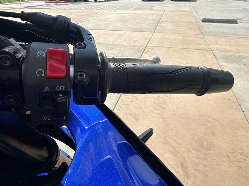 Used 2024 Yamaha YZF-R7 CA Image 13