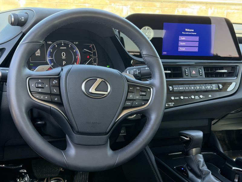 Used 2025 Lexus ES 350Image 31
