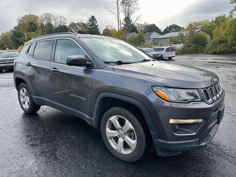 2018 Jeep Compass LatitudeImage 1