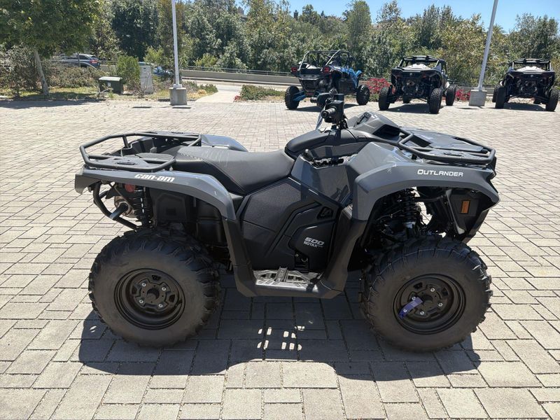New 2026 Can-Am OUTLANDER 500 Image 18
