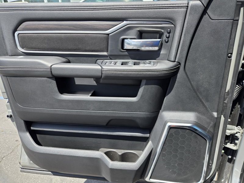 New 2026 RAM 2500 Laramie Crew Cab 4x4 8' Box