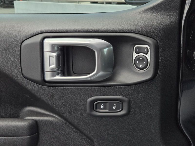 New 2026 Jeep Wrangler 4-door 85th Anniversary Edition
