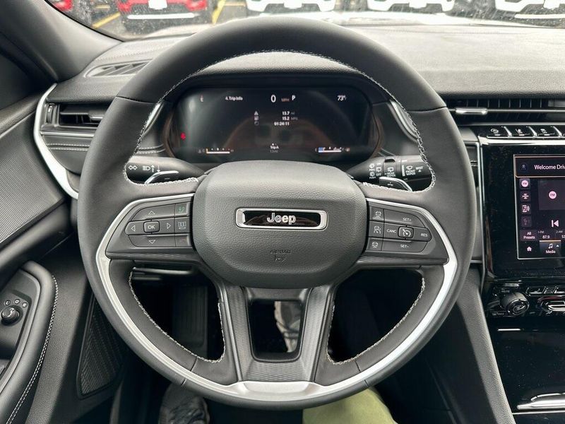 2025 Jeep Grand Cherokee Altitude X 4x4Image 2