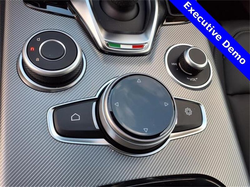 2025 Alfa Romeo Stelvio AwdImage 24