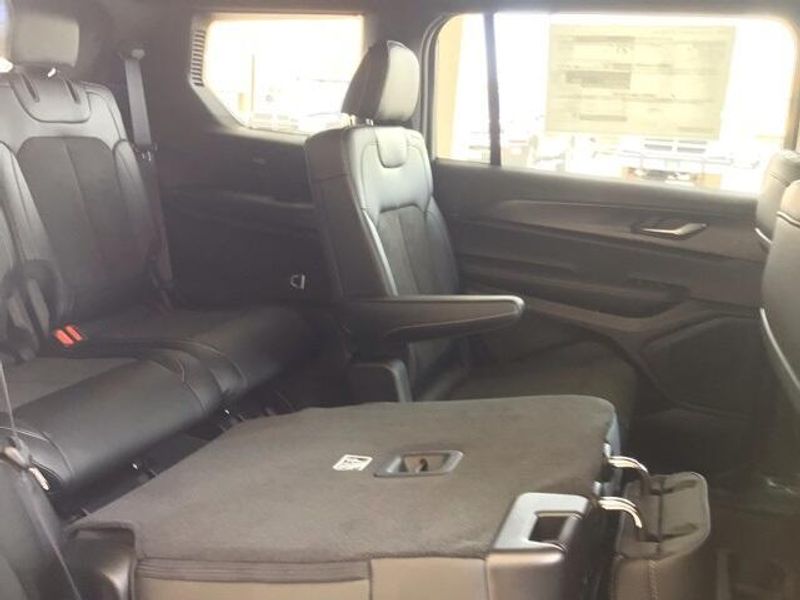 2025 Jeep Grand Cherokee L Altitude 4x2Image 19
