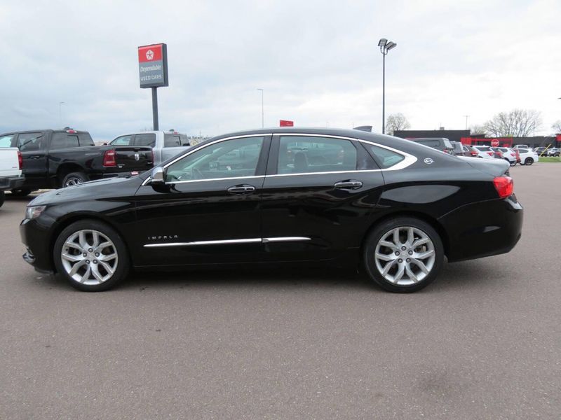 2015 Chevrolet Impala LTZ 4dr Sedan w/2LZImage 5