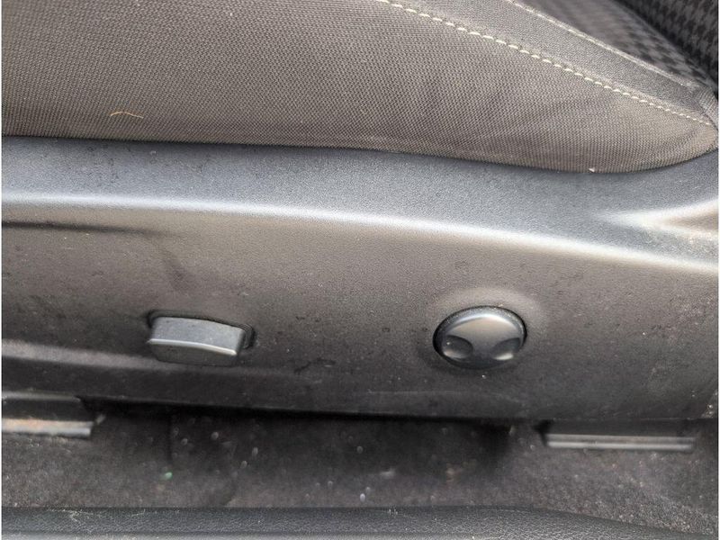 Used 2023 Dodge Challenger SXTImage 11