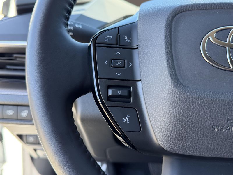 Used 2023 Toyota Prius XLEImage 26