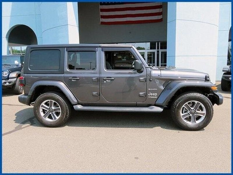 Used 2022 Jeep Wrangler Unlimited SaharaImage 2