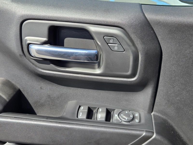 Used 2023 Chevrolet Silverado 1500 2WD Crew Cab 147 Custom