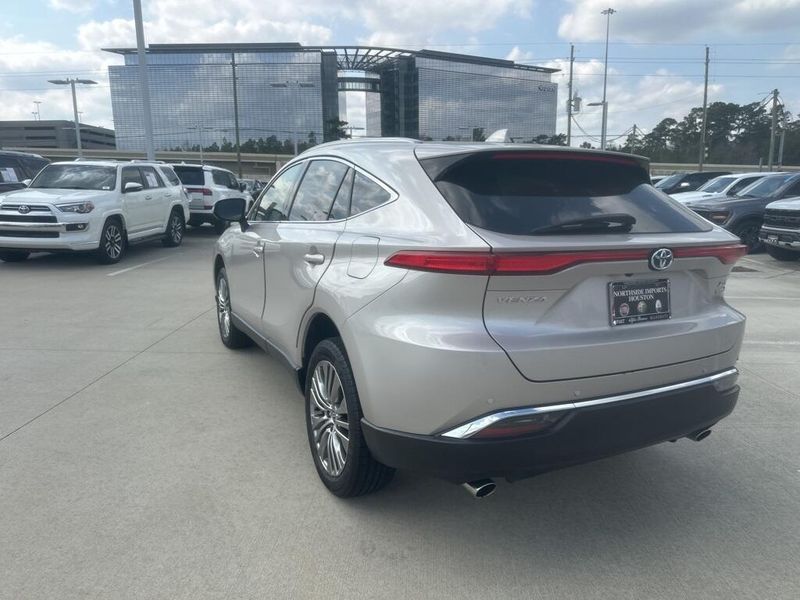 Used 2022 Toyota Venza XLEImage 7