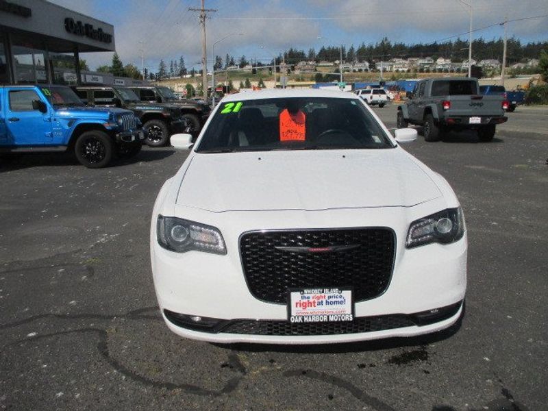 2021 Chrysler 300 300SImage 3