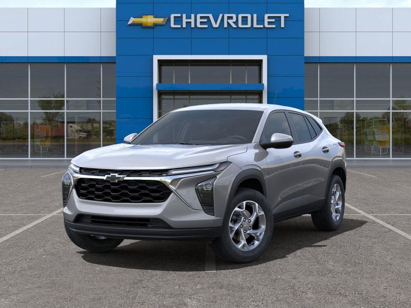 New 2025 Chevrolet Trax LSImage 6
