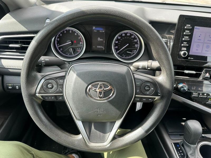 2023 Toyota Camry LE photo 2