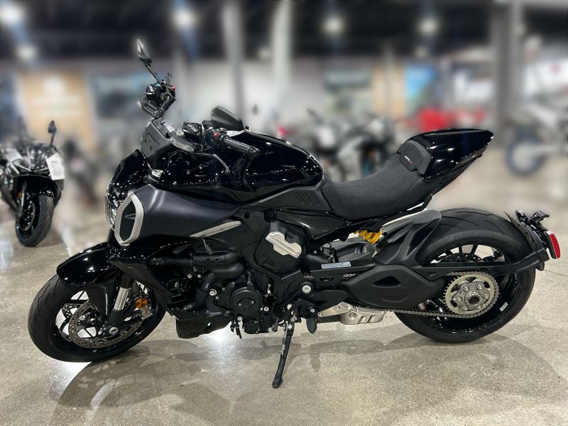 2024 Ducati DIAVEL V4 - DEMO Image 20
