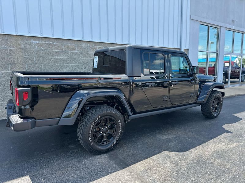 2021 Jeep Gladiator Willys photo 3