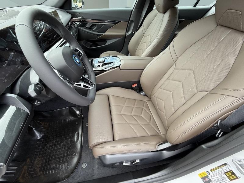 2025 BMW i5 eDrive40Image 20