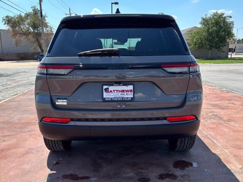 New 2027 Jeep Grand Cherokee Laredo Altitude 4x4Image 6