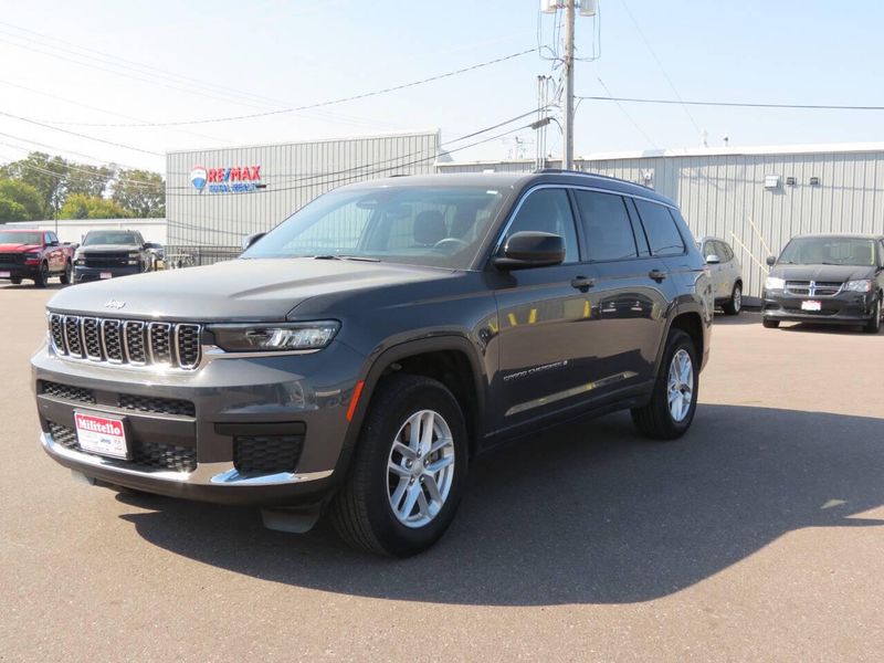 Used 2022 Jeep Grand Cherokee L Laredo 4x4 4dr SUVImage 6