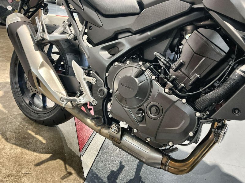 New 2025 Honda CB750 HORNET Image 15