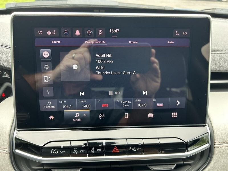 2025 Jeep Compass Limited photo 18