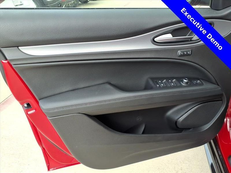 New 2025 Alfa Romeo Stelvio AwdImage 16