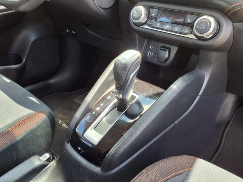 2021 Nissan Versa SR photo 8