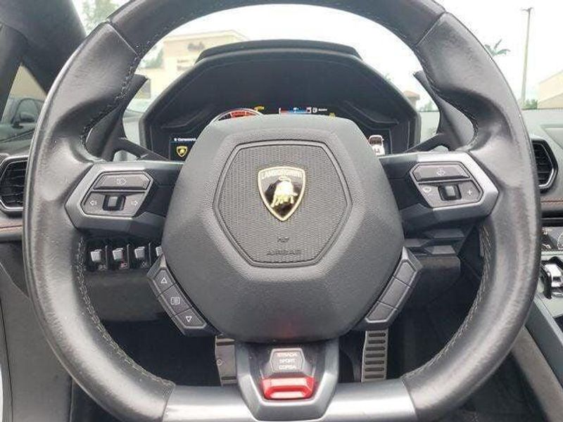 2017 Lamborghini Huracan Spyder photo 15