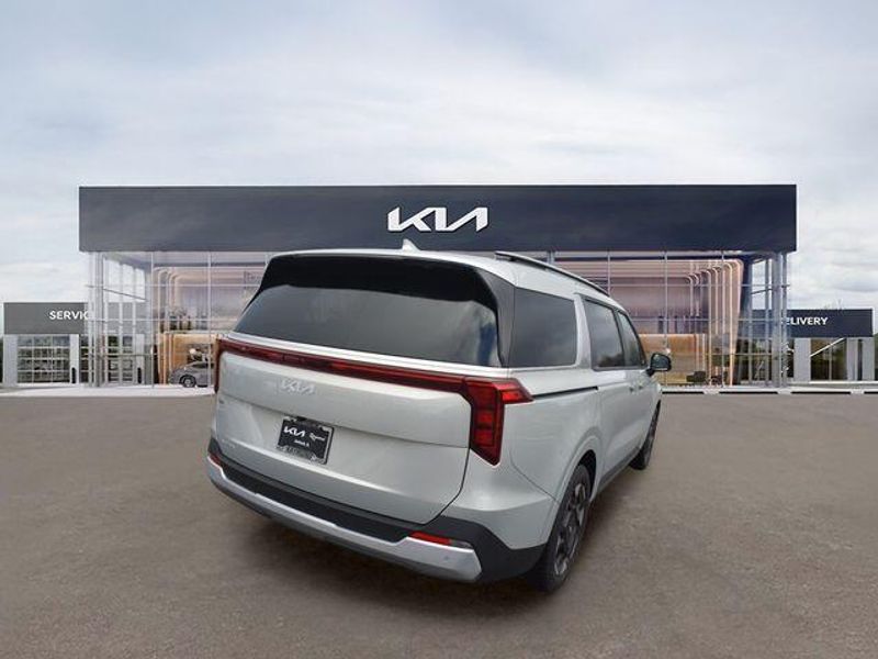 New 2026 Kia Carnival EXImage 4