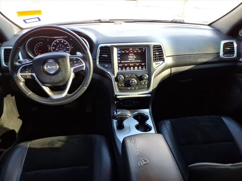 Used 2015 Jeep Grand Cherokee AltitudeImage 4
