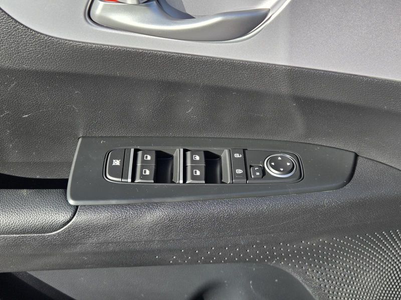 Used 2024 Kia Forte LXS IVT