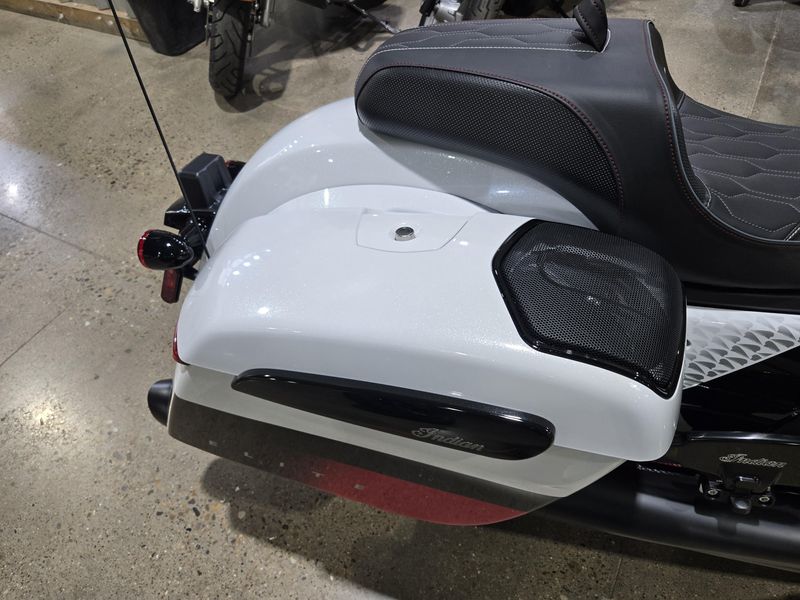 2025 Indian Motorcycle CHALLENGER ELITE 49ST Image 11