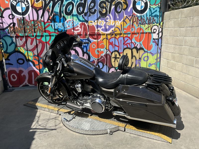 Used 2021 HARLEY STREET GLIDE Image 3