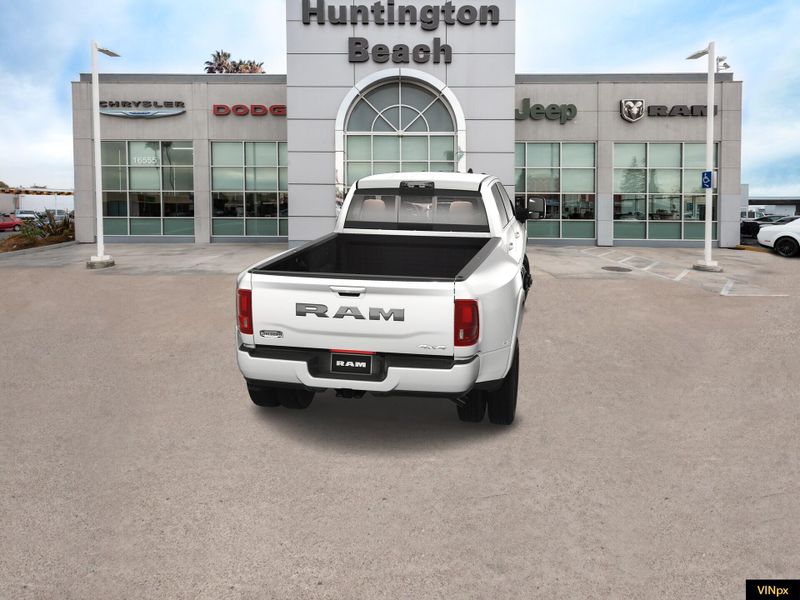 2025 RAM 3500 Longhorn Crew Cab 4x4 DuallyImage 14