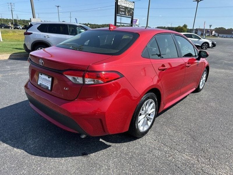 2021 Toyota Corolla LEImage 7