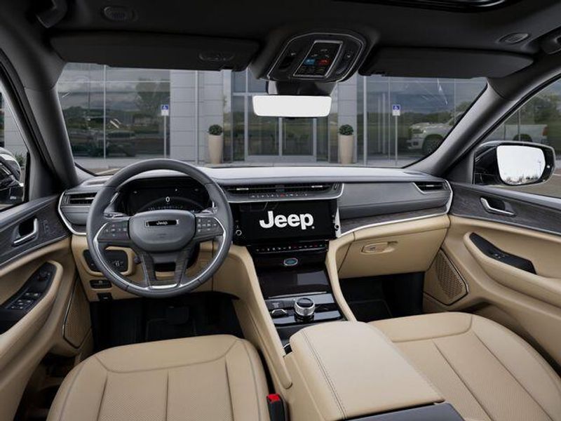 New 2026 Jeep Grand Cherokee L Limited 4x4Image 14