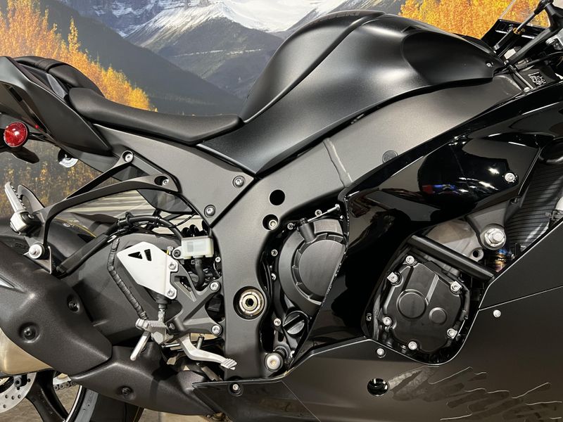 New 2025 Kawasaki NINJA ZX-10R Image 1