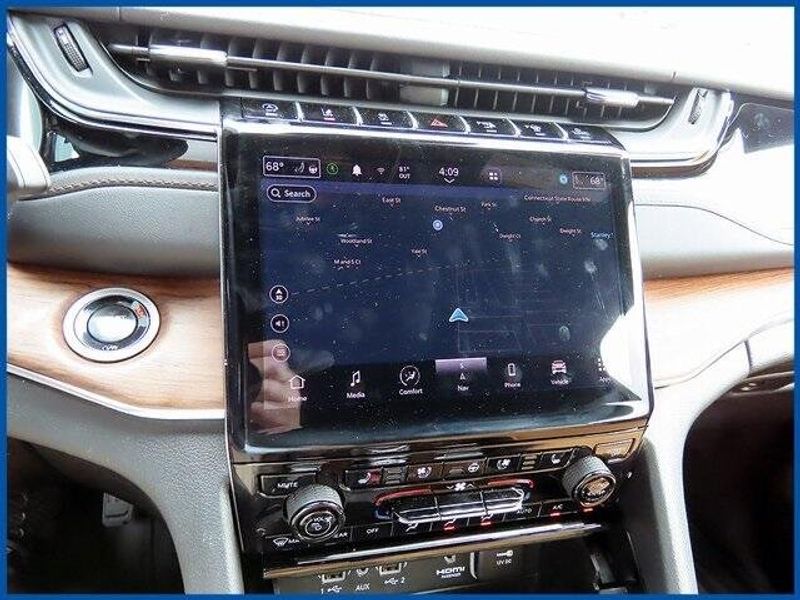 2024 Jeep Grand Cherokee SummitImage 17