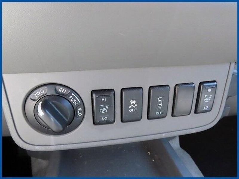 2014 Nissan Frontier SVImage 18