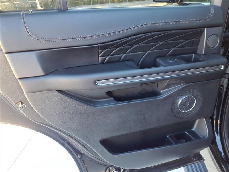 Used 2020 Ford Expedition PlatinumImage 12