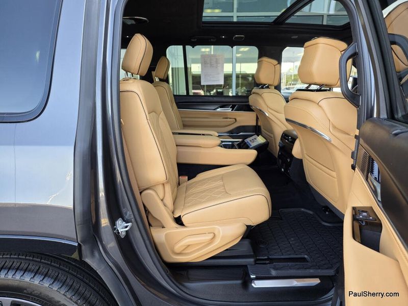 2026 Jeep Grand Wagoneer Summit Reserve Black