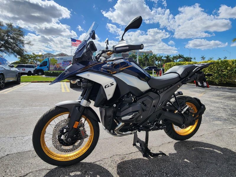 2026 BMW R 1300 GSImage 4