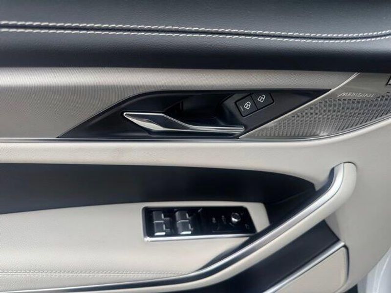2025 Jaguar F-PACE R-Dynamic S
