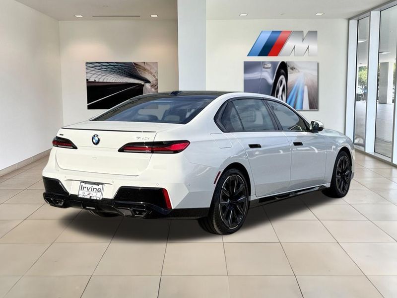 2025 BMW 7 Series 760i xDriveImage 6