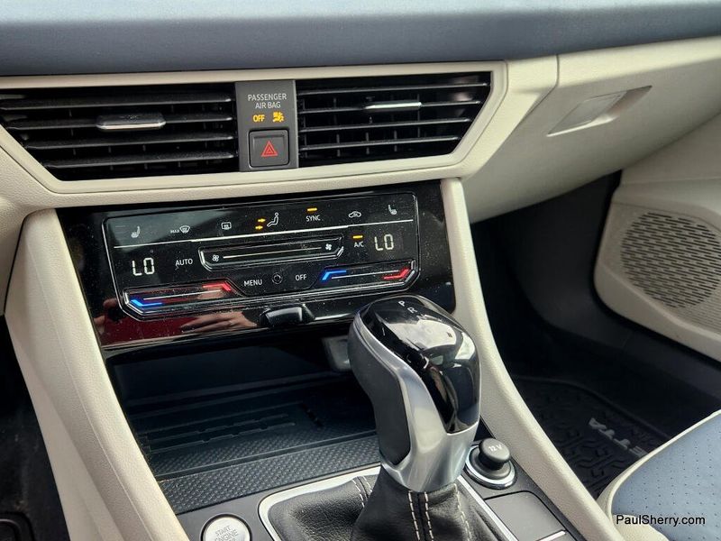 Used 2025 Volkswagen Jetta SE